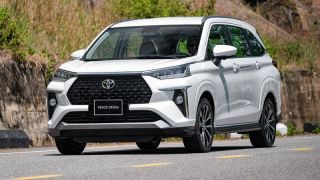 Quyết ‘hạ gục’ Mitsubishi Xpander, Toyota Veloz Cross giảm giá lăn bánh cực sâu đầu tháng 10/2025