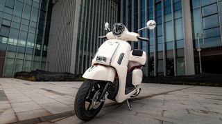 Tin xe trưa 14/10: Quên Honda Vision và SH Mode đi, ‘nữ hoàng xe ga’ mới ra mắt giá 27 triệu đồng