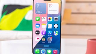 iPhone 16 Pro đại hạ giá tới 5 triệu đồng, trang bị lẫn tính năng đều top 1, lu mờ iPhone 17 Pro đắt đỏ
