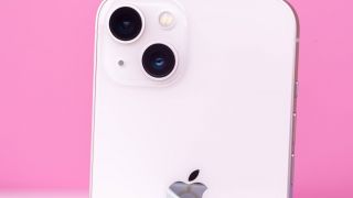 Bảng giá iPhone 13 tháng 10: Chỉ còn bản 128GB, đáng mua nhất tháng 10, không quá kém iPhone 17