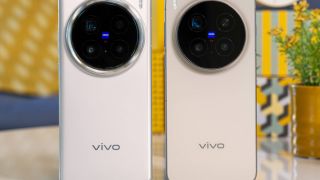 Mở hộp, trên tay vivo X300 Pro: Đại kình địch của Xiaomi 15 Ultra với camera tele 200MP cao cấp