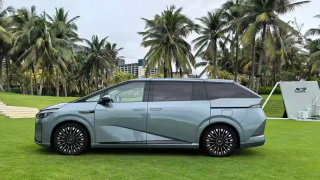 MPV 7 chỗ mới gây sốt: Chạy hơn 1.600 km, đe dọa vị thế của Toyota Innova Cross