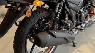 ‘Vua côn tay’ 180cc mới chính thức về đại lý giá 36 triệu đồng: Đại chiến Honda Winner R và Exciter