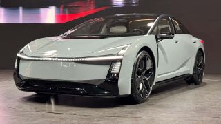 Toyota Corolla thế hệ mới lộ diện: Thay đổi đến mức khó nhận ra