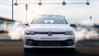 Volkswagen Golf ra mắt Việt Nam: Hatchback 'huyền thoại' thách thức Honda Civic, giá từ 798 triệu đồng