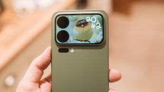 Pin 'siêu trâu' trên Xiaomi 17 Pro Max khiến iPhone 17 Pro Max phải 'hít khói'