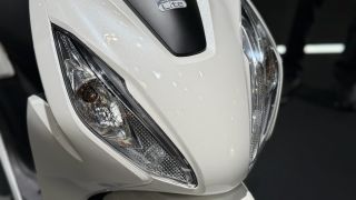 Tin xe cuối tuần: Ảnh thực tế Honda Vision phiên bản 2026 vừa ra mắt, đẹp át vía SH Mode, giá cực rẻ