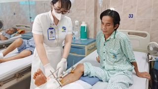 Cái kết bất ngờ của người đàn ông bị đứt lìa bàn chân khi vận hành máy cắt cỏ