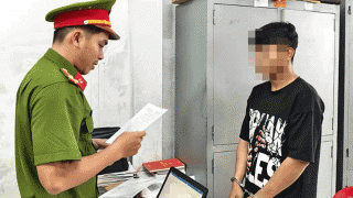 Vụ bé gái 9 tuổi bị 2 người lạ mặt cướp giật điện thoại: Chỉ một người bị tạm giam, lý do đằng sau?