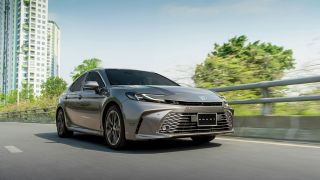 Toyota Camry được ưu đãi hơn 150 triệu đồng tại đại lý, giá 'chạm đáy' còn dưới 1,1 tỷ