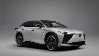 Lexus RZ 2026 ra mắt: Sang trọng hơn, giá chỉ ngang xe phổ thông hạng D