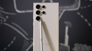 Đây là chiếc Galaxy S Ultra giá rẻ nhất Việt Nam hiện nay, giảm khủng 17 triệu khiến iPhone 16 Pro Max ‘khóc ròng’