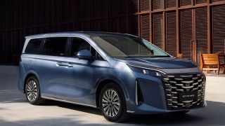 ‘Đối thủ nặng ký’ của Toyota Alphard xuất hiện: MPV hybrid cắm sạc cao cấp, hiệu năng vượt trội