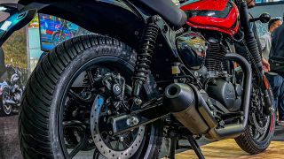 ‘Huyền thoại côn tay’ mới của Anh quốc chính thức ra mắt: Chất hơn Honda Winner R và Exciter, giá rẻ