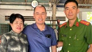 Người đàn ông Pháp tìm được cô ruột mất liên lạc hơn 13 năm chỉ sau 1 tiếng công an vào cuộc