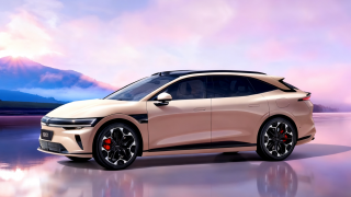 Phiên bản màu hồng mới trên mẫu xe điện này đang gây sốt mạng xã hội, ai nhìn cũng muốn ‘rước về’