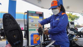 Cập nhật giá xăng dầu hôm nay 17/11: Giảm do dư thừa nguồn cung, dự báo sẽ có nhiều biến động