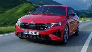 Sedan châu Âu ‘ngon – bổ – nhiều đồ chơi’ lộ diện: Skoda Octavia nhận cọc, chờ ngày ra mắt tại Việt Nam