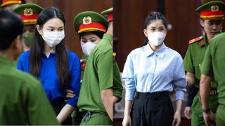 Hằng Du Mục nặn sữa mỗi ngày trong trại để nuôi con, Thùy Tiên nhận được gần 7 triệu từ bán kẹo Kera