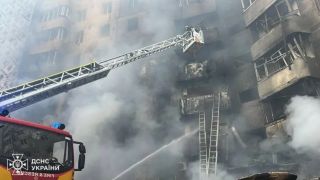 Kinh hoàng ở Lviv: Chung cư 9 tầng trúng tên lửa, chiến sự Nga - Ukraine khiến hàng trăm người thương vong