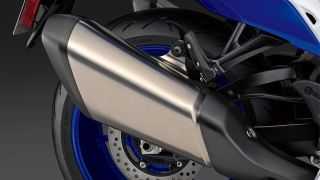 Suzuki chính thức ra mắt ‘huyền thoại côn tay’ mới chất hơn cả Honda Winner R: Có phanh ABS, giá mềm