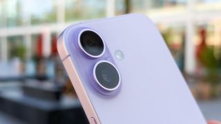 iPhone 17 bất ngờ xuất hiện trở lại trên STMĐT kèm loạt mã giảm giá, cháy hàng chưa đầy một giờ