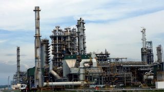 1 nhà máy lọc dầu của Việt Nam tăng cường nhập khẩu dầu từ Mỹ