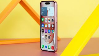 iPhone 15 rẻ thủng đáy, dùng ngon như iPhone 17, iPhone đáng mua nhất tháng 11