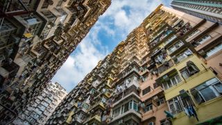 Giữa thảm họa cháy nhà, giá thuê căn hộ Hong Kong lập kỷ lục: Dòng tiền đầu tư đang đổ về đâu?