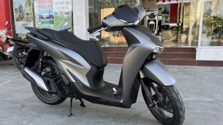 Bảng giá xe Honda SH 2026 cuối tháng 11/2025 giảm 'thủng đáy': Khách Việt ồ ạt săn đón vì rẻ khó tin