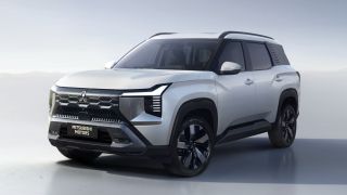 Điểm tin ô tô 1/12/2025: Mitsubishi Destinator gây sốt, SUV 7 chỗ hybrid giá 446 triệu ‘đe nẹt’ CX-5