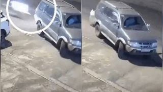 Xe máy lao thẳng vào ô tô đang lùi từ vỉa hè, nam thanh cấp cứu trong tình trạng nguy kịch