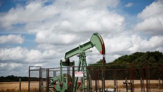 Cập nhật giá xăng hôm nay 3/12: Tiếp tục giảm, giá xăng dầu đang ở mức thấp nhất 10 tháng qua