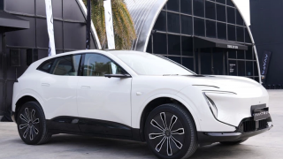 SUV hạng sang 590 mã lực ‘đe nẹt’ Mercedes-Benz GLC: Giá chỉ gần 1,4 tỷ đồng, công nghệ ngập tràn