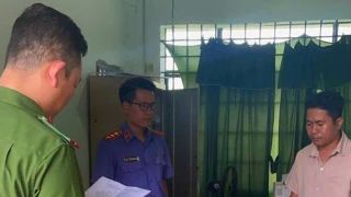 Danh tính cán bộ Lâm Đồng chiếm đoạt 500 triệu đồng tiền hỗ trợ lũ lụt của dân vừa bị bắt khẩn cấp