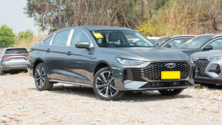 ‘Kình địch mới’ của Toyota Camry: Sedan dài 4,8 mét, mạnh 257 mã lực, giá chưa tới 500 triệu đồng