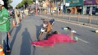 TPHCM: Xe máy va chạm với người đi bộ khiến sư cô 81 tuổi tử vong tại chỗ, camera an ninh hé lộ diễn biến