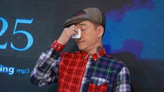 Tuấn Hưng đối diện nhiều thay đổi sau khi mẹ qua đời, khóc nức nở khi nhắc đến mẹ