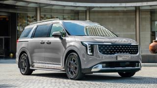 Kia Carnival Hybrid thêm phiên bản Premium: Giá từ 1,539 tỷ đồng, có ghế VIP và tùy chọn nội thất