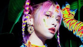 Xôn xao 1 nữ ca sĩ bị bạn trai giam giữ, bạo hành nhưng không thể chia tay