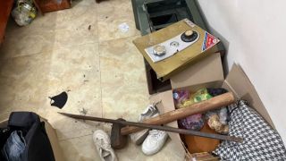 Quảng Ninh: Giải cứu cô gái trẻ bị thao túng tâm lý, dùng xà beng phá két sắt rồi trốn vào nhà nghỉ