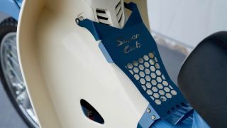 Đại lý Việt mở bán ‘huyền thoại’ Honda Super Cub bản đặc biệt đẹp long lanh, lấn át Future, giá mềm