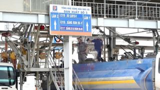 Doanh nghiệp lao đao khi xăng dầu giảm liên tục 5 phiên, lô mới nhập chưa bán hết đã lỗ