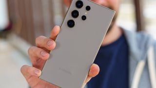 Đây là mãnh hổ Android của Samsung, ăn đứt iPhone 17 Pro Max về AI, camera dù rẻ hơn gần nửa