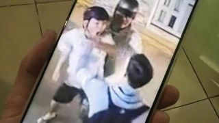 TP.HCM: Hai đối tượng đi xe máy đánh gục nam sinh rồi bỏ trốn, công an vào cuộc xác minh