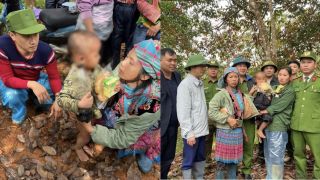 Phép màu đến với cậu bé 4 tuổi đi lạc giữa rừng, rơi nước mắt tình trạng của con khi được tìm thấy