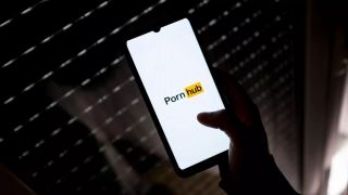 CỰC SỐC: Pornhub bị hacker tấn công, dọa tống tiền nếu không sẽ tung danh tính người xem