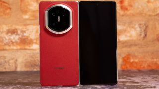 Mở hộp, trên tay Huawei Mate X7: Smartphone gập đẹp nhất 2025, đe nẹt Galaxy Z Fold7