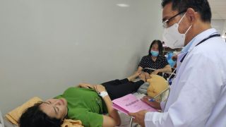 Thêm vụ hàng chục người nhập viện sau ăn bánh mì ở TP HCM: Tình hình các bệnh nhân khiến nhiều người lo ngại