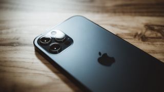 Không ngoa, đây là chiếc iPhone mạnh mẽ và rẻ nhất hiện tại, giá chỉ 6 triệu đồng bao gánh tác vụ